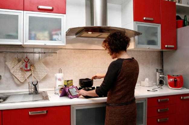Mess-Free & Modern: How to Create a Low Maintenance Kitchen